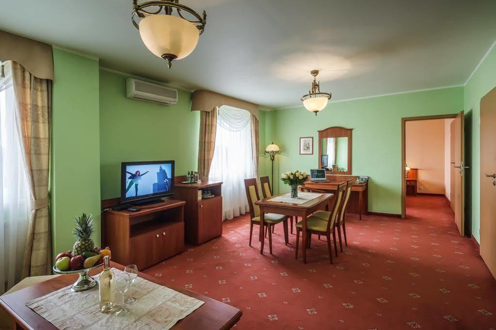 Bialy Dom Henlex Restauracja Hotel Poznan